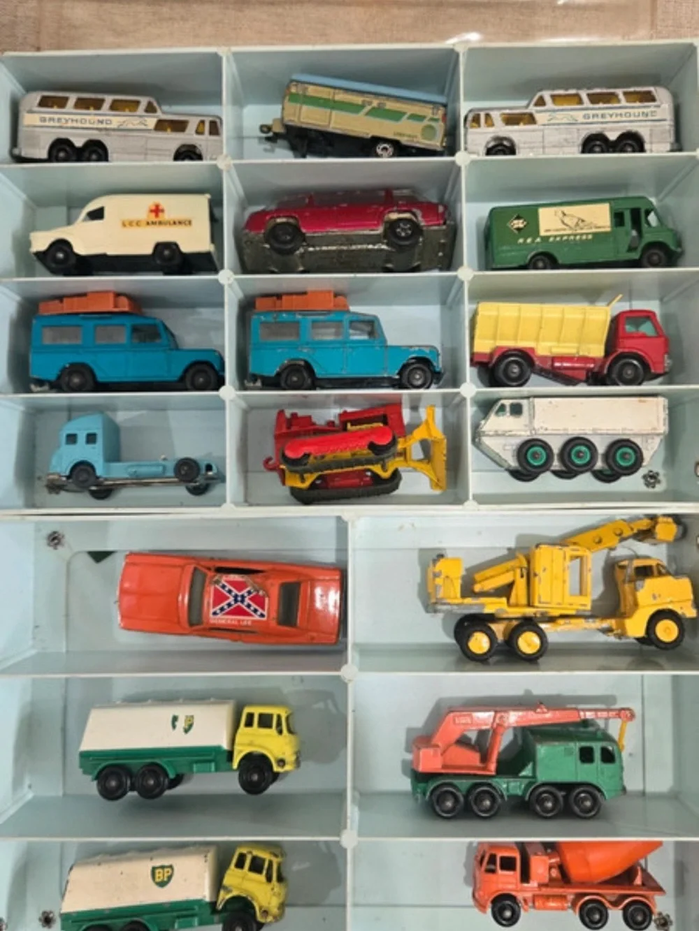 Miniature Car Collectors 48 Car Show Case - Blue & Red Graphics
